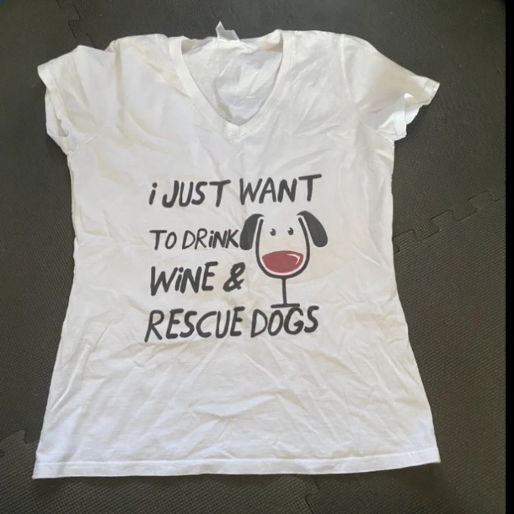 Wine and Dogs tee, M - Picture 1 of 3